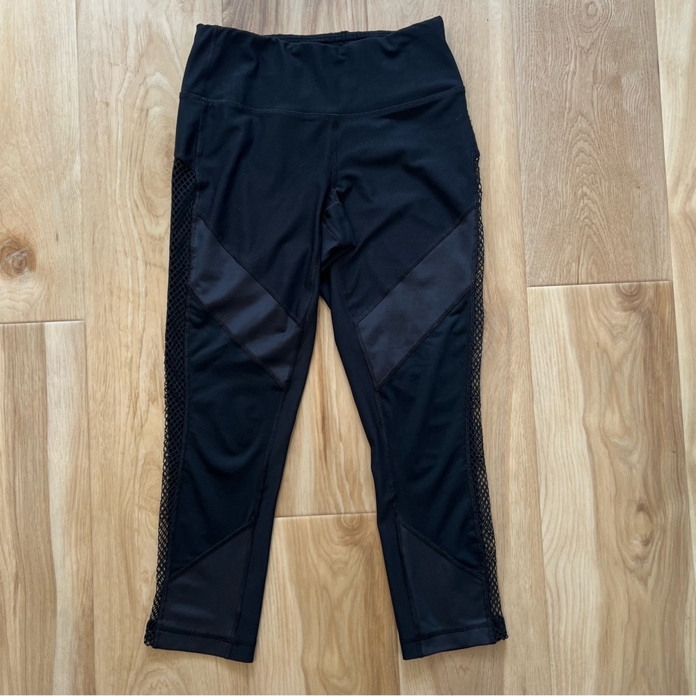 90 Degree By Reflex Black Cropped Leggings Cutout Sides Size XS